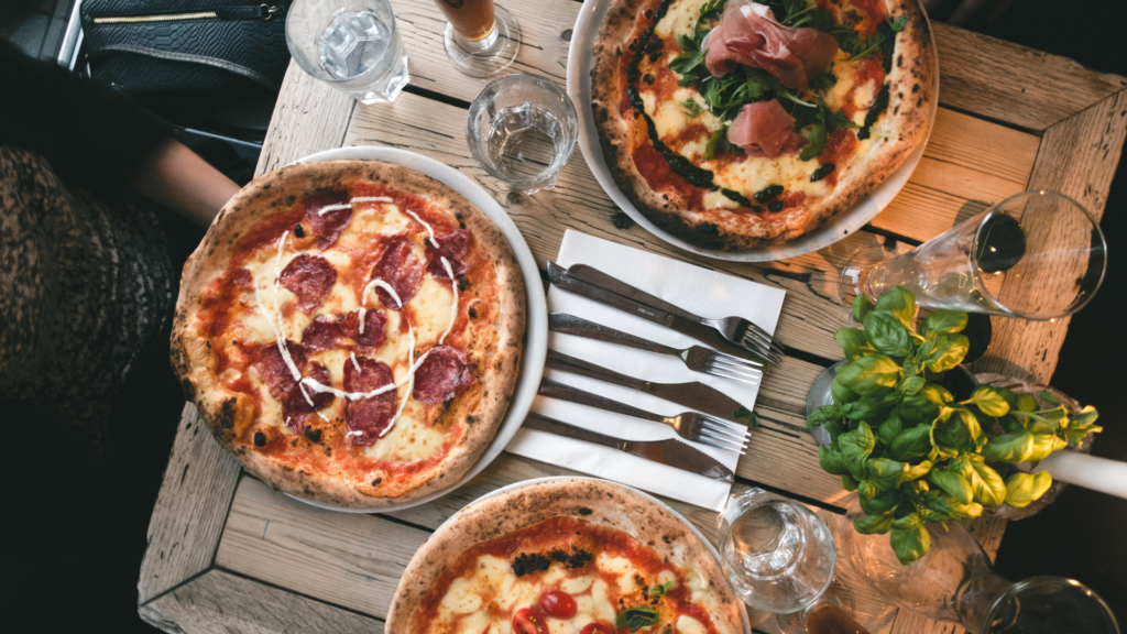 Oprogramowanie izzyRest sprawdzi się zarówno w małej lokalnej pizzerii jak i sieci lokali